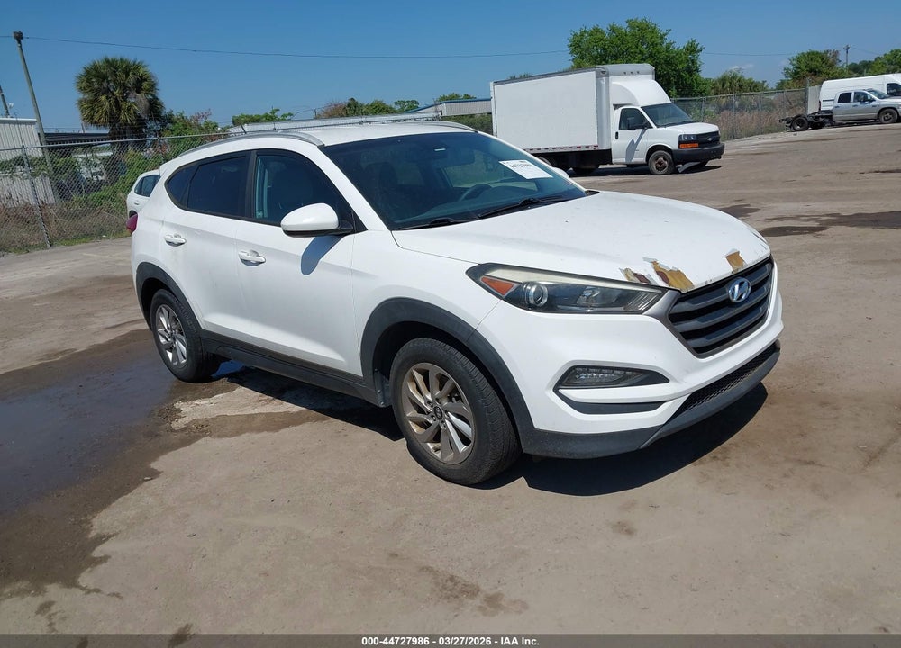 2016 HYUNDAI TUCSON SE VIN: KM8J33A49GU066110