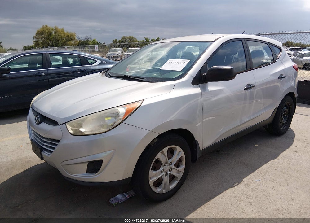 2011 HYUNDAI TUCSON GL VIN: KM8JT3AB1BU145598