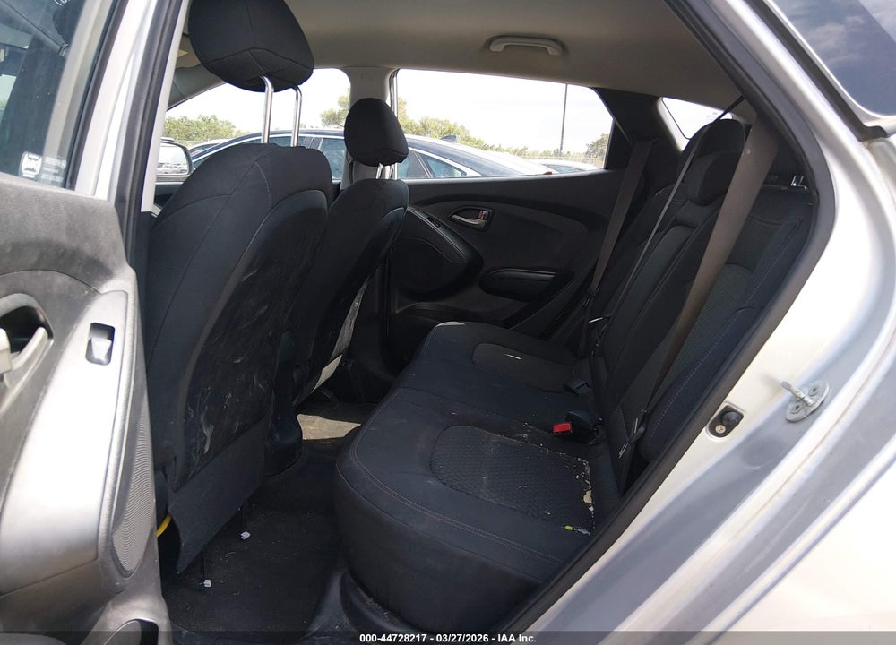 2011 HYUNDAI TUCSON GL VIN: KM8JT3AB1BU145598