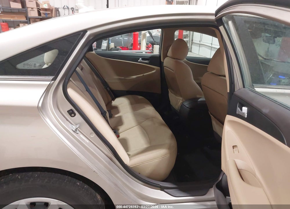 2011 HYUNDAI SONATA VIN: 5NPEB4AC4BH153793