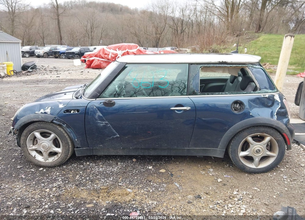 2006 MINI COOPER VIN: WMWRC33546TK65855