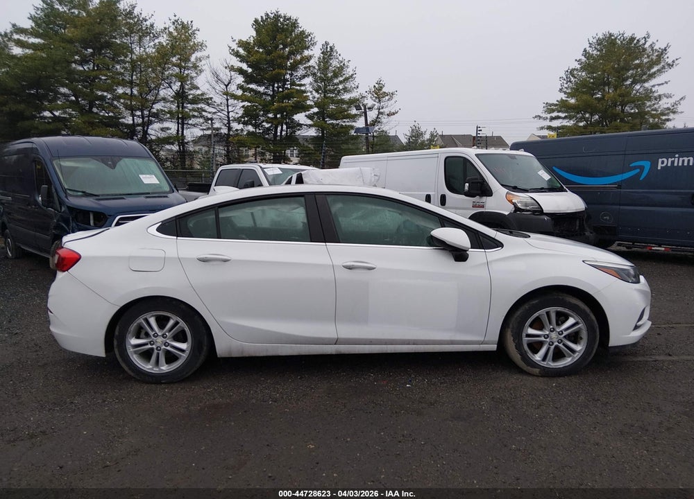 2018 CHEVROLET CRUZE LT AUTO VIN: 1G1BE5SM2J7215534