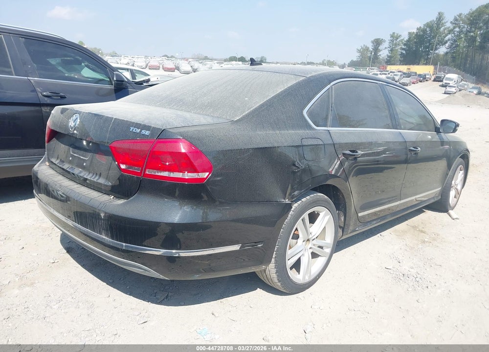 2013 VOLKSWAGEN PASSAT 2.0L TDI SE VIN: 1VWBN7A35DC052575