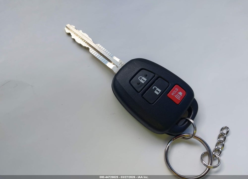 2015 TOYOTA RAV4 XLE VIN: 2T3RFREV8FW355369