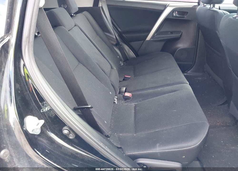 2015 TOYOTA RAV4 XLE VIN: 2T3RFREV8FW355369