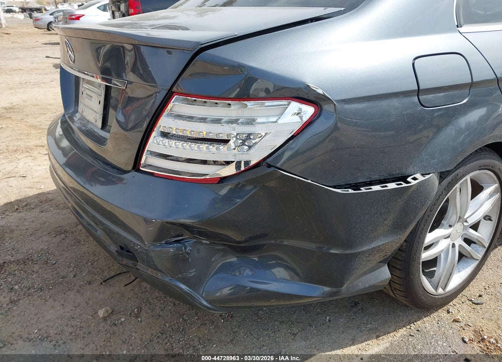 2013 MERCEDES-BENZ C 250 VIN: WDDGF4HB2DA816997