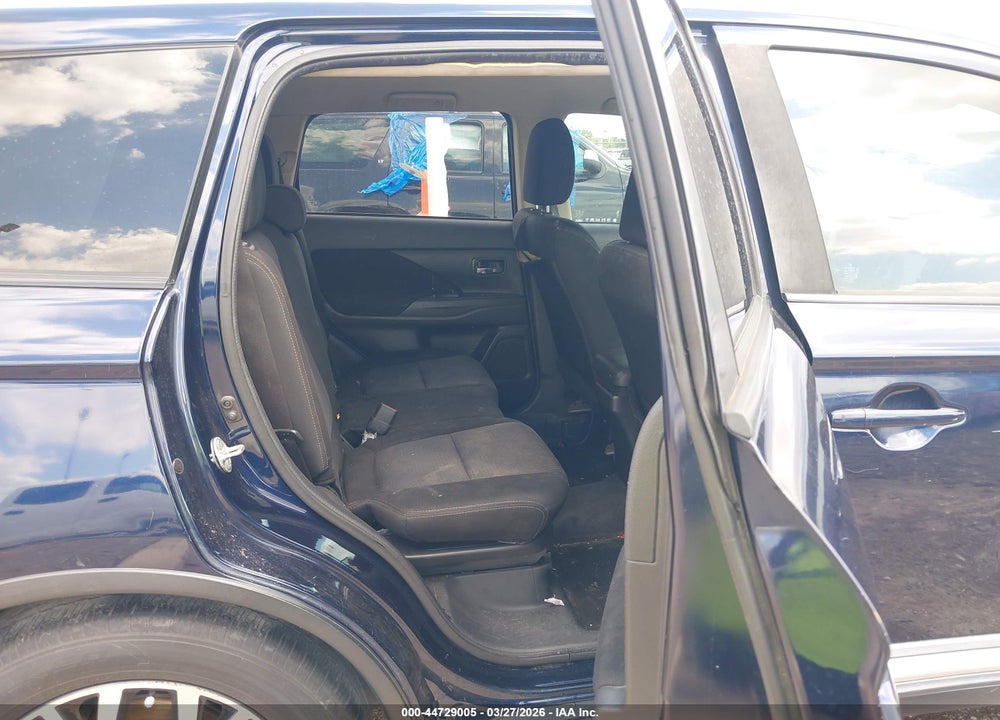 2018 MITSUBISHI OUTLANDER ES VIN: JA4AD2A39JZ002060