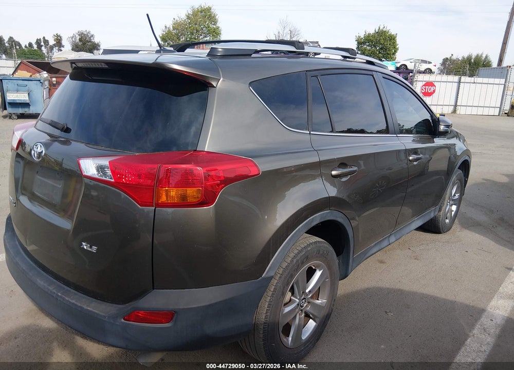 2015 TOYOTA RAV4 XLE VIN: 2T3WFREV2FW145837