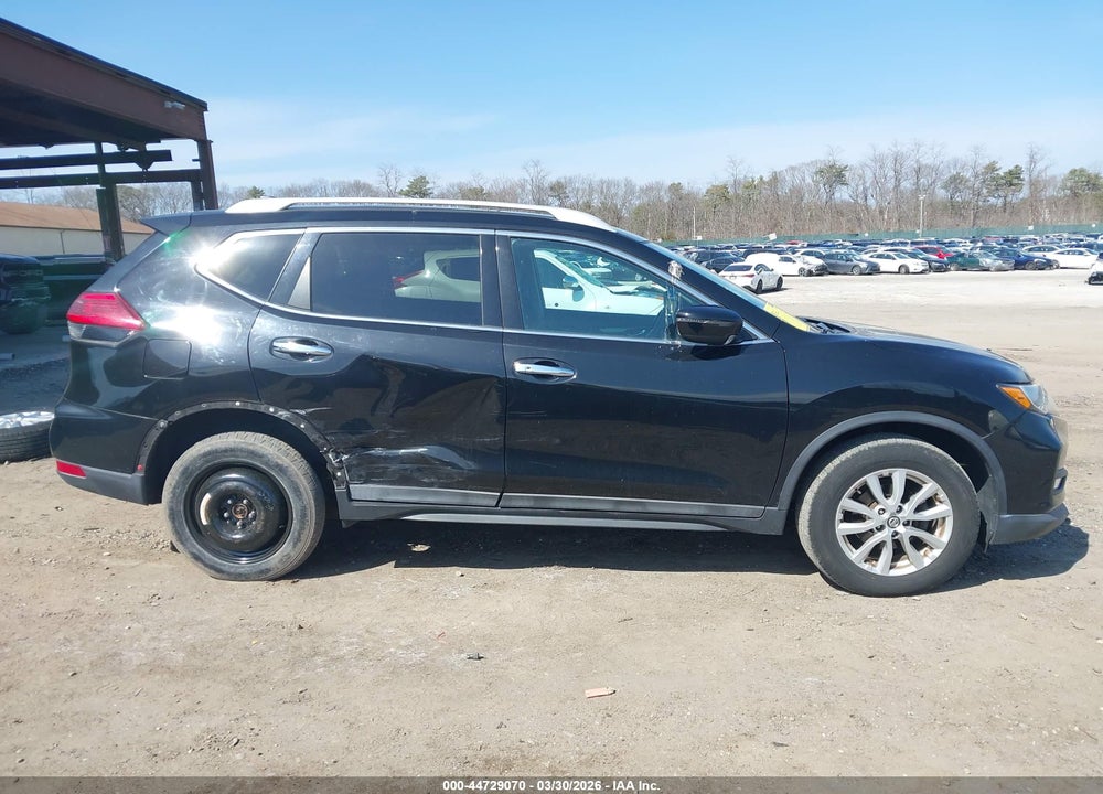 2017 NISSAN ROGUE SV VIN: 5N1AT2MV4HC741027