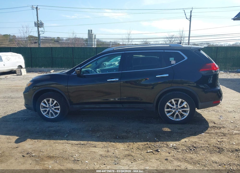 2017 NISSAN ROGUE SV VIN: 5N1AT2MV4HC741027