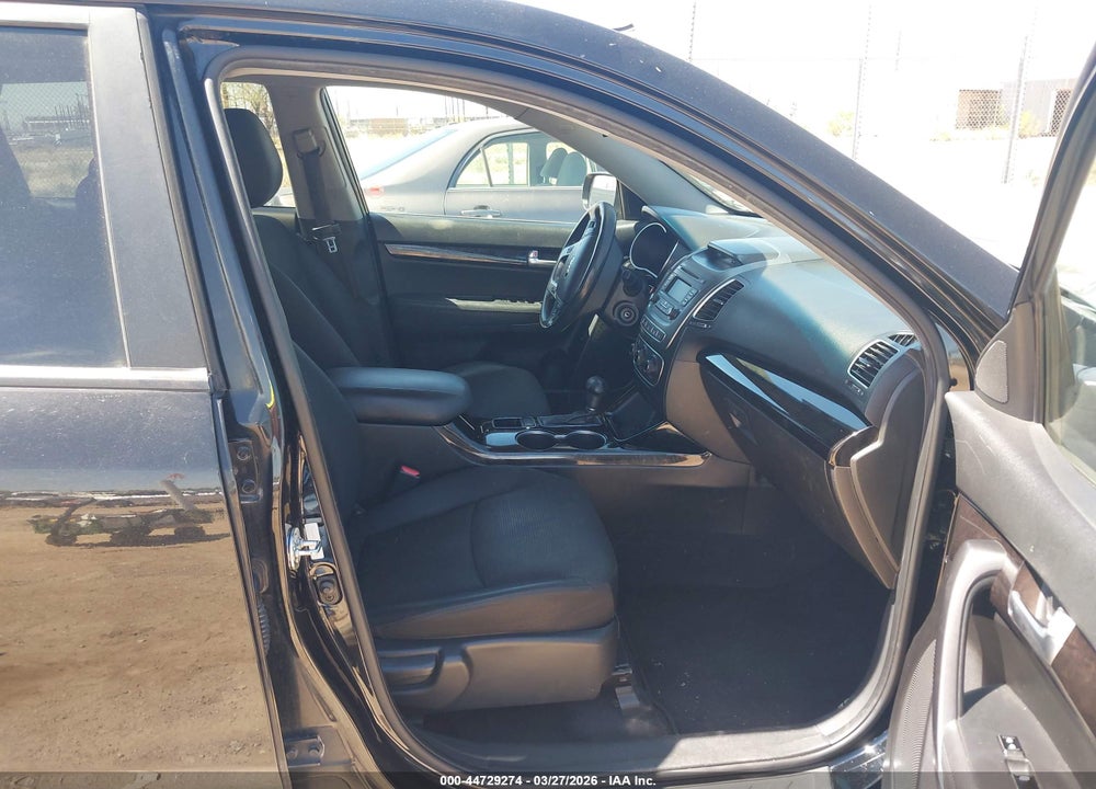 2014 KIA SORENTO LX V6 VIN: 5XYKT4A73EG454070