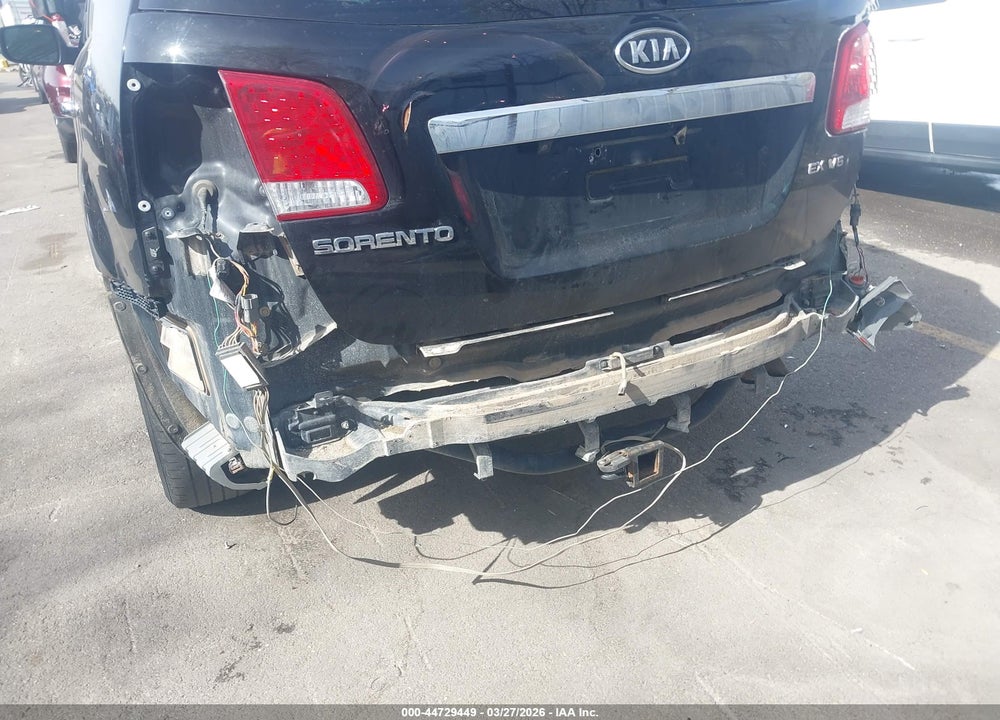 2013 KIA SORENTO EX V6 VIN: 5XYKUDA23DG395649