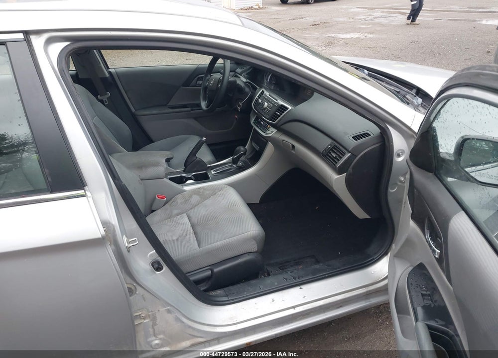 2015 HONDA ACCORD LX VIN: 1HGCR2F31FA022528