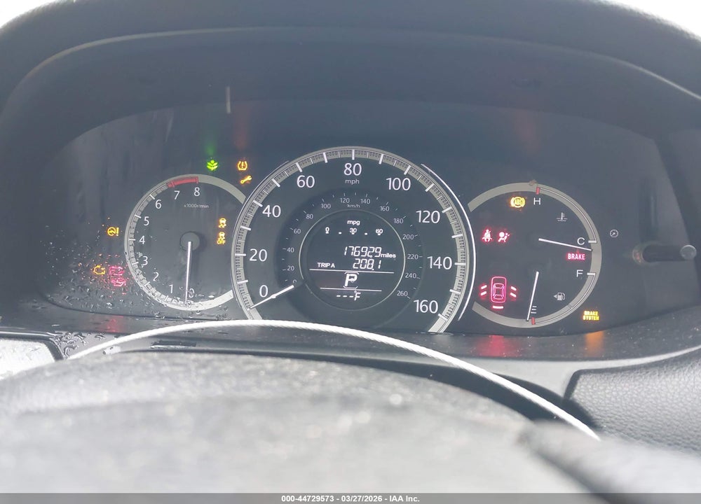 2015 HONDA ACCORD LX VIN: 1HGCR2F31FA022528