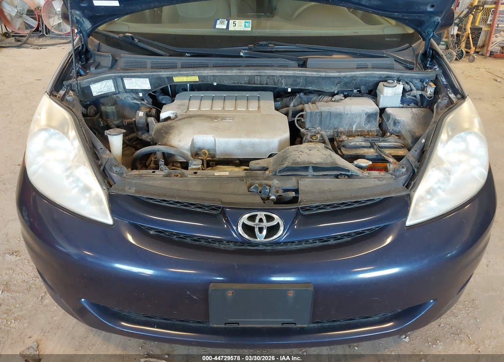 2007 TOYOTA SIENNA XLE VIN: 5TDBK22C97S007932