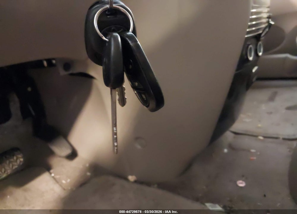 2007 TOYOTA SIENNA XLE VIN: 5TDBK22C97S007932