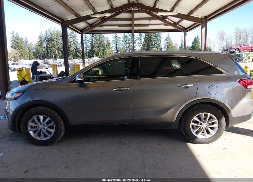 2017 KIA SORENTO 2.4L LX VIN: 5XYPG4A39HG215618