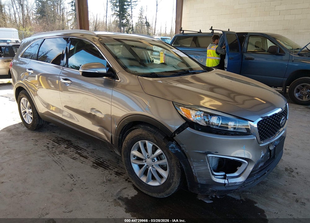 2017 KIA SORENTO 2.4L LX VIN: 5XYPG4A39HG215618