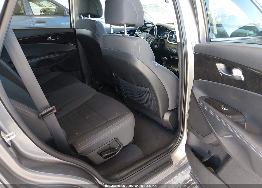 2017 KIA SORENTO 2.4L LX VIN: 5XYPG4A39HG215618