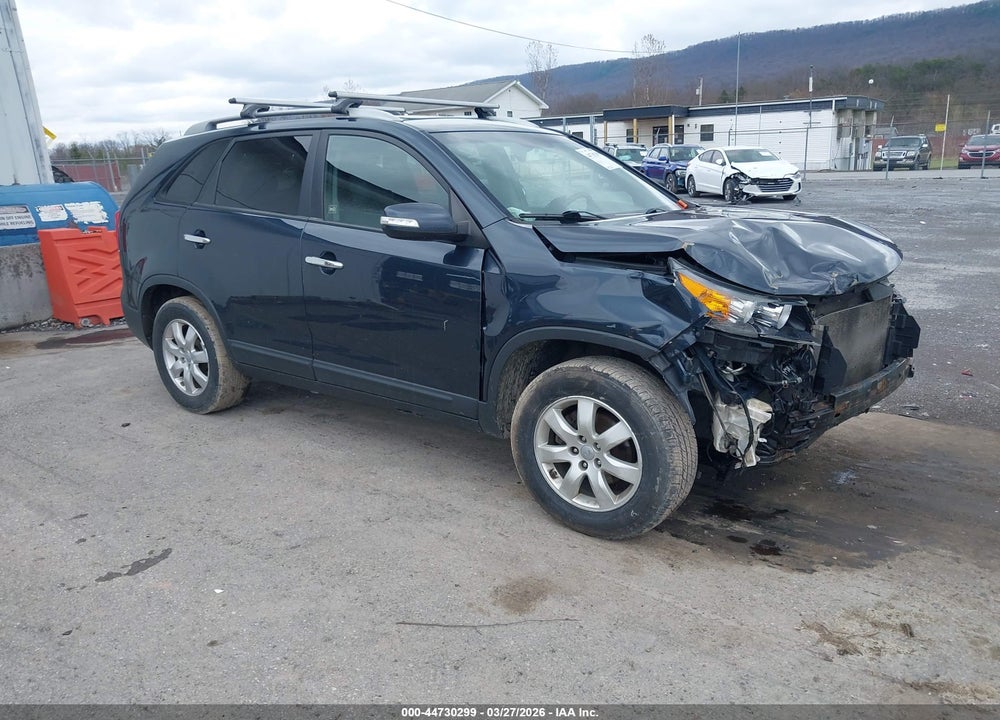 2013 KIA SORENTO LX VIN: 5XYKT3A66DG370745