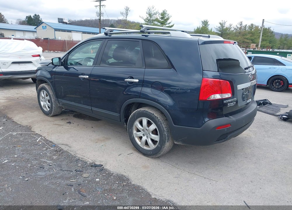2013 KIA SORENTO LX VIN: 5XYKT3A66DG370745