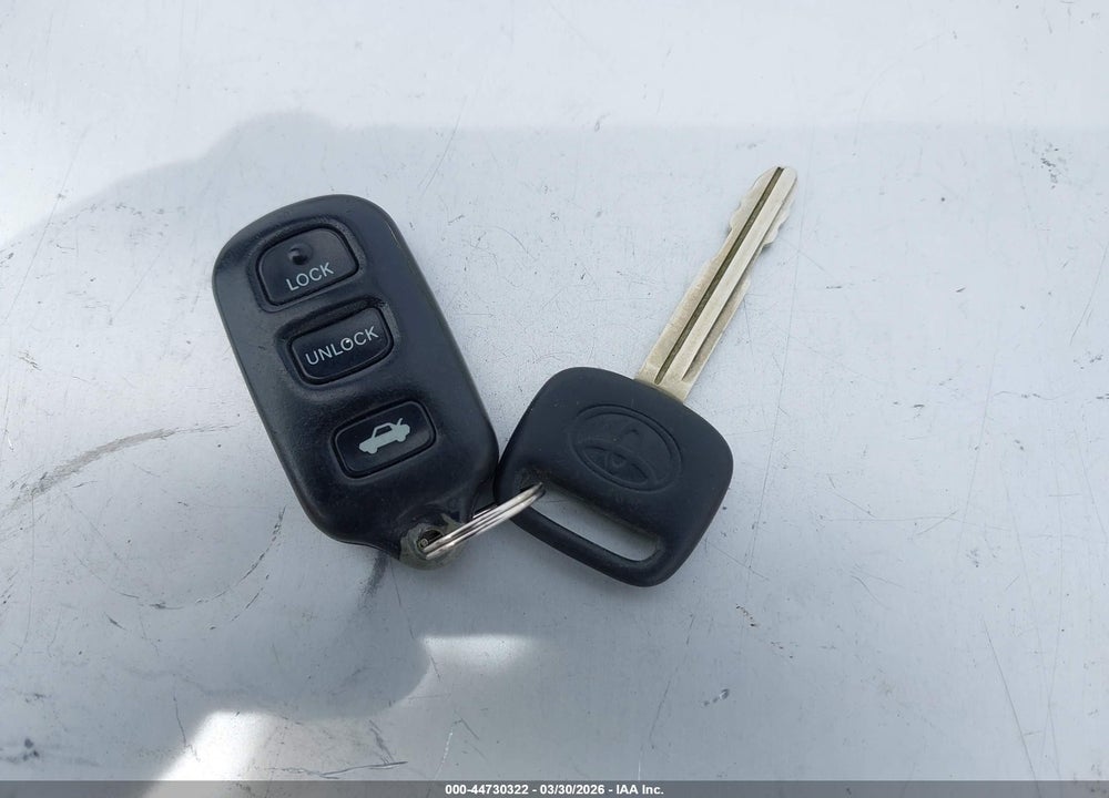 2002 TOYOTA AVALON XL VIN: 4T1BF28B92U242656