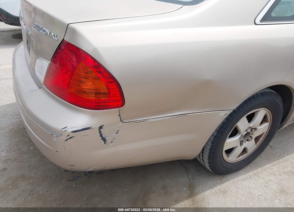 2002 TOYOTA AVALON XL VIN: 4T1BF28B92U242656