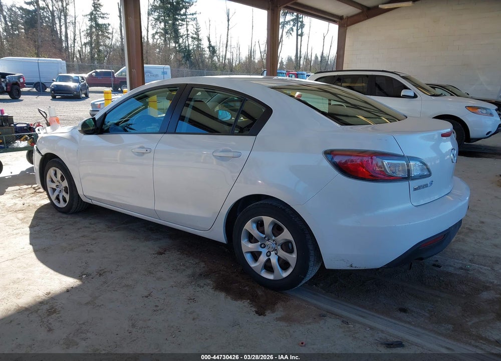 2011 MAZDA 3 I SPORT VIN: JM1BL1UGXB1495981