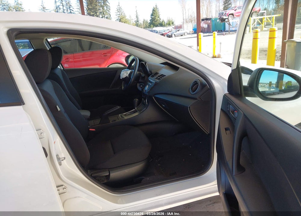 2011 MAZDA 3 I SPORT VIN: JM1BL1UGXB1495981