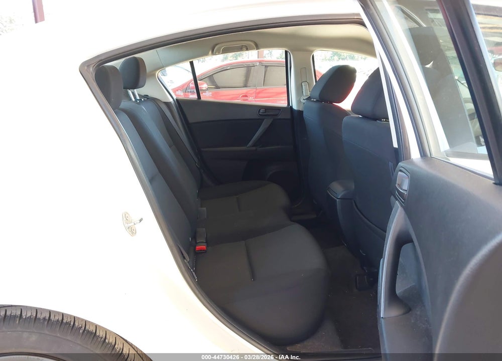 2011 MAZDA 3 I SPORT VIN: JM1BL1UGXB1495981