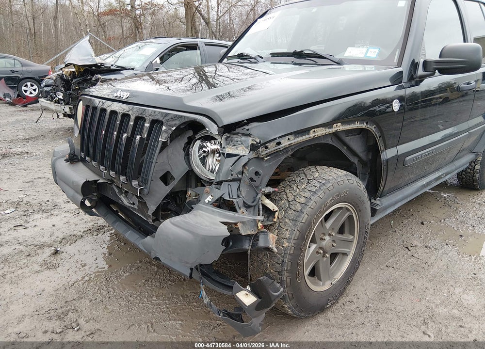 2005 JEEP LIBERTY RENEGADE VIN: 1J4GL38K05W724881