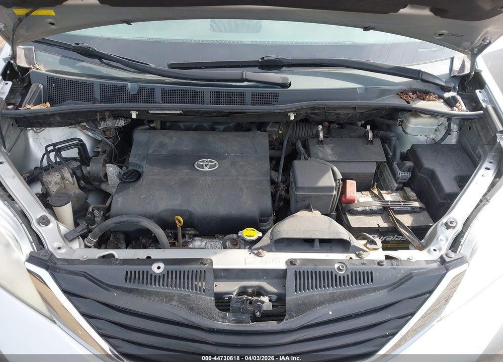 2011 TOYOTA SIENNA LE V6 VIN: 5TDKK3DC8BS113932