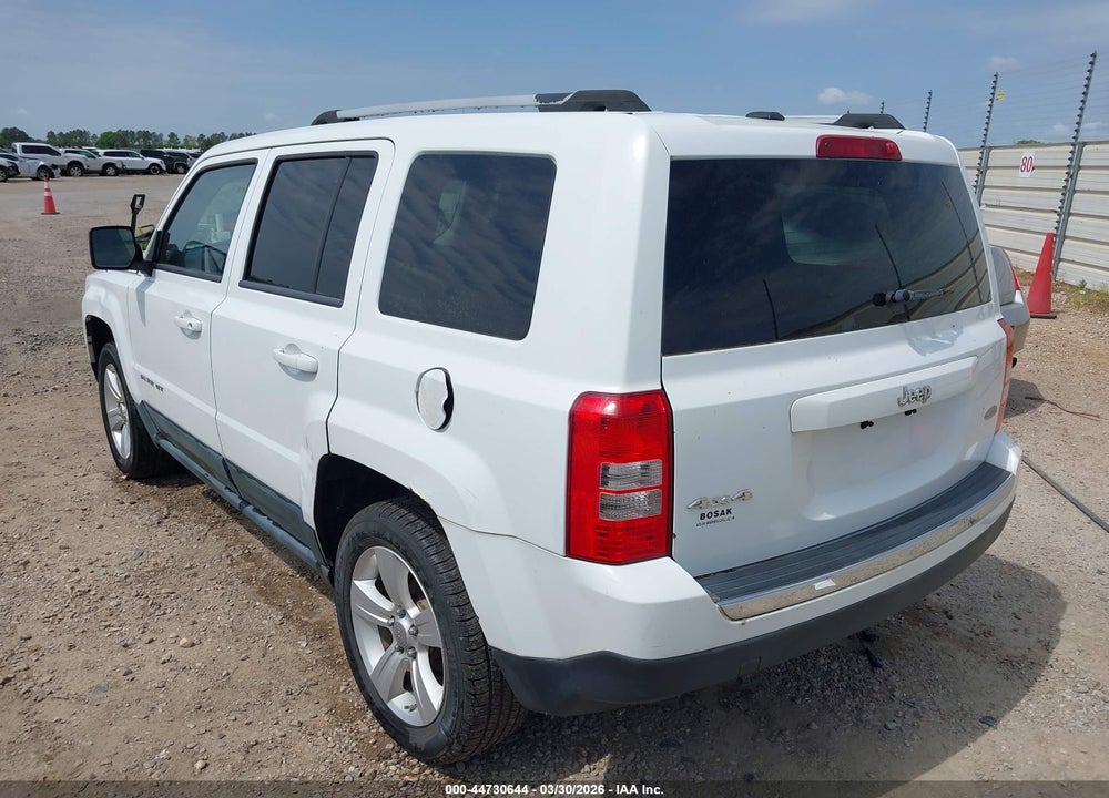 2011 JEEP PATRIOT LATITUDE X VIN: 1J4NF4GBXBD274671