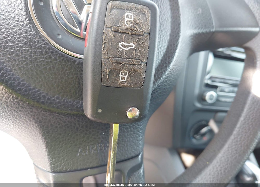 2013 VOLKSWAGEN JETTA 2.0L S VIN: 3VW2K7AJ2DM371051
