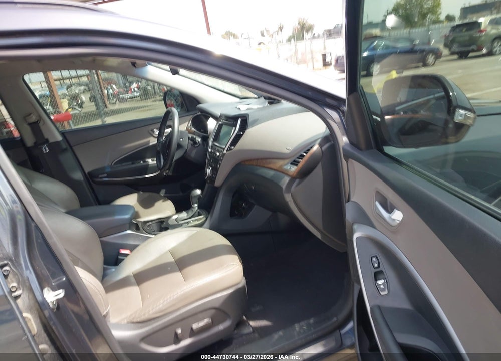 2017 HYUNDAI SANTA FE SE VIN: KM8SN4HF7HU247431