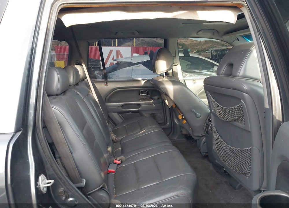 2006 HONDA PILOT EX-L VIN: 2HKYF18576H500661