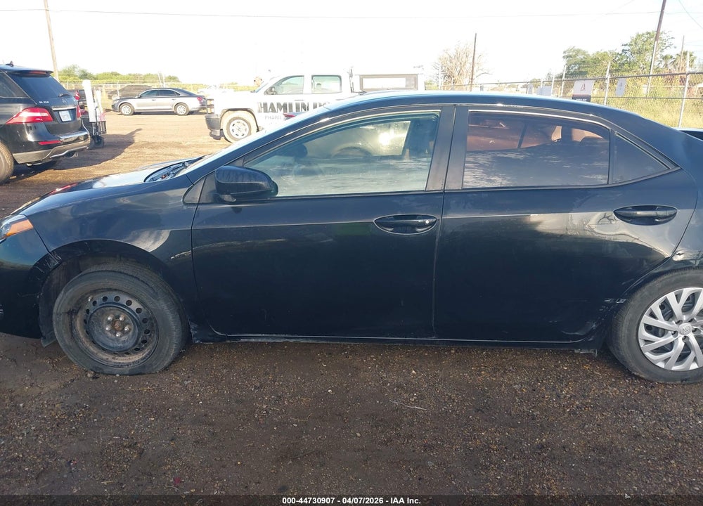 2017 TOYOTA COROLLA LE VIN: 2T1BURHE7HC952349