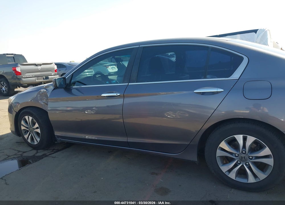 2015 HONDA ACCORD LX VIN: 1HGCR2F38FA275913
