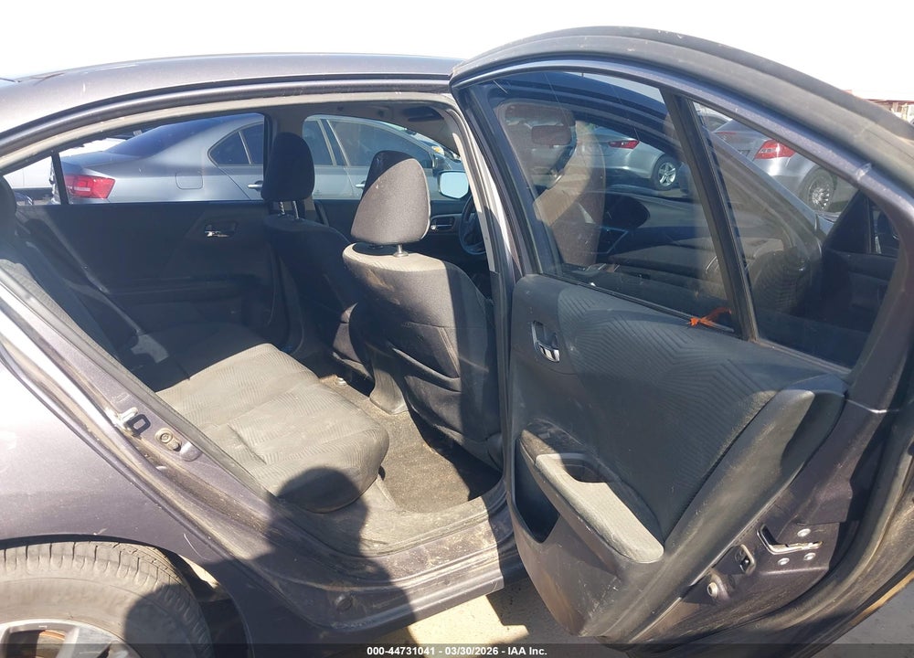2015 HONDA ACCORD LX VIN: 1HGCR2F38FA275913