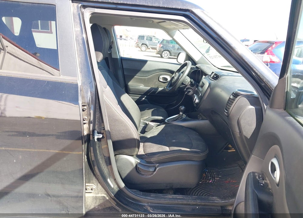 2014 KIA SOUL + VIN: KNDJP3A51E7048939