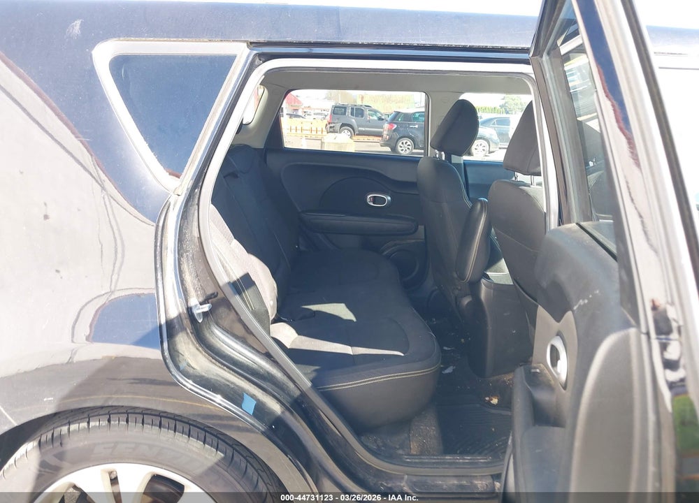 2014 KIA SOUL + VIN: KNDJP3A51E7048939