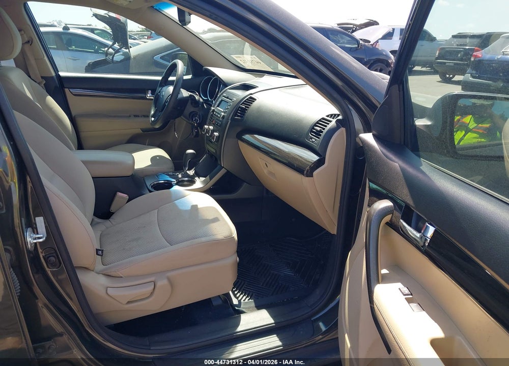 2012 KIA SORENTO LX VIN: 5XYKT4A6XCG210226