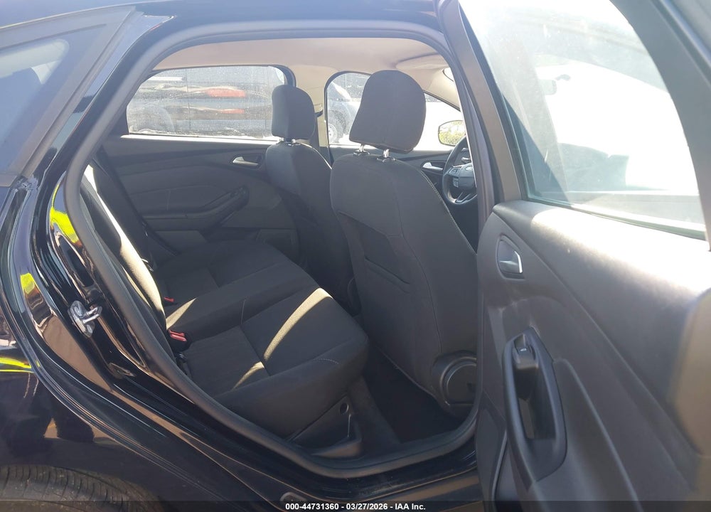 2017 FORD FOCUS SE VIN: 1FADP3F29HL304757