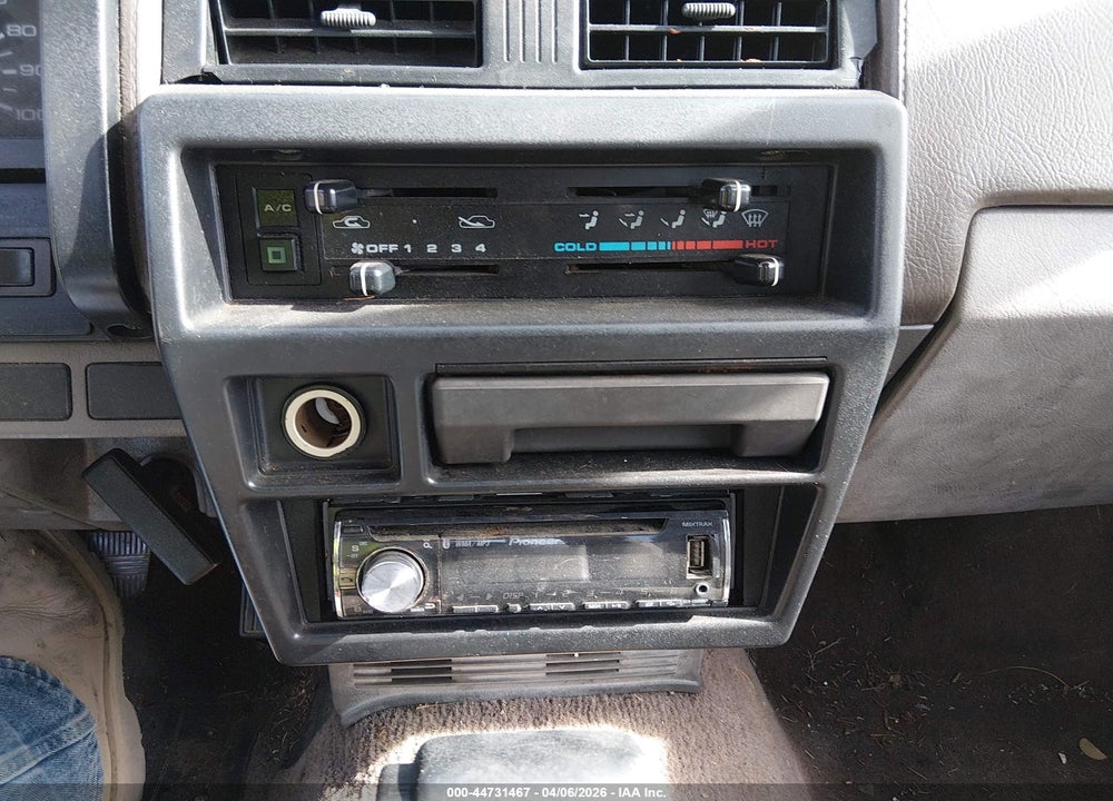 1992 NISSAN TRUCK KING CAB VIN: 1N6SD16S1NC333659