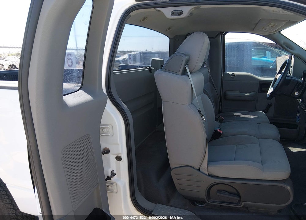 2005 FORD F-150 STX/XL/XLT VIN: 1FTRF12235NB25823