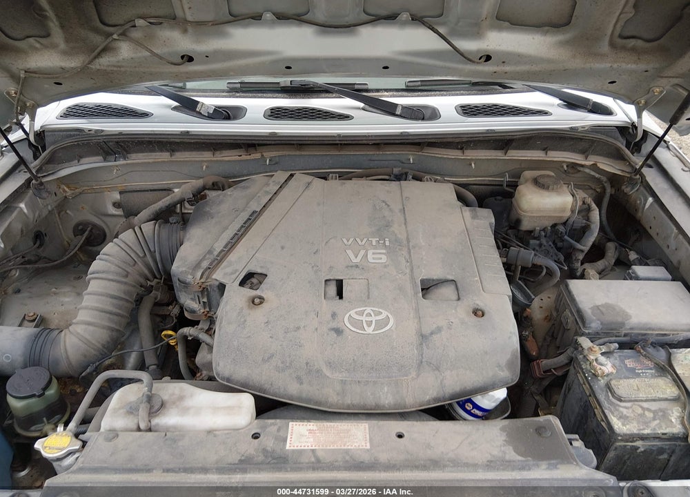 2008 TOYOTA FJ CRUISER VIN: JTEBU11F58K017636