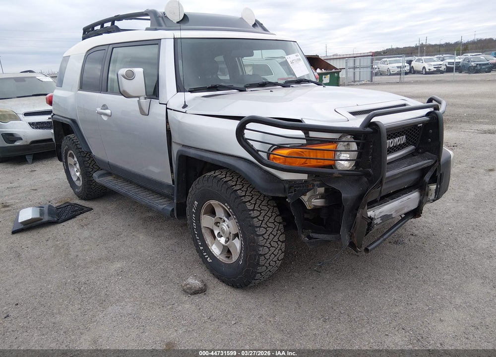 2008 TOYOTA FJ CRUISER VIN: JTEBU11F58K017636