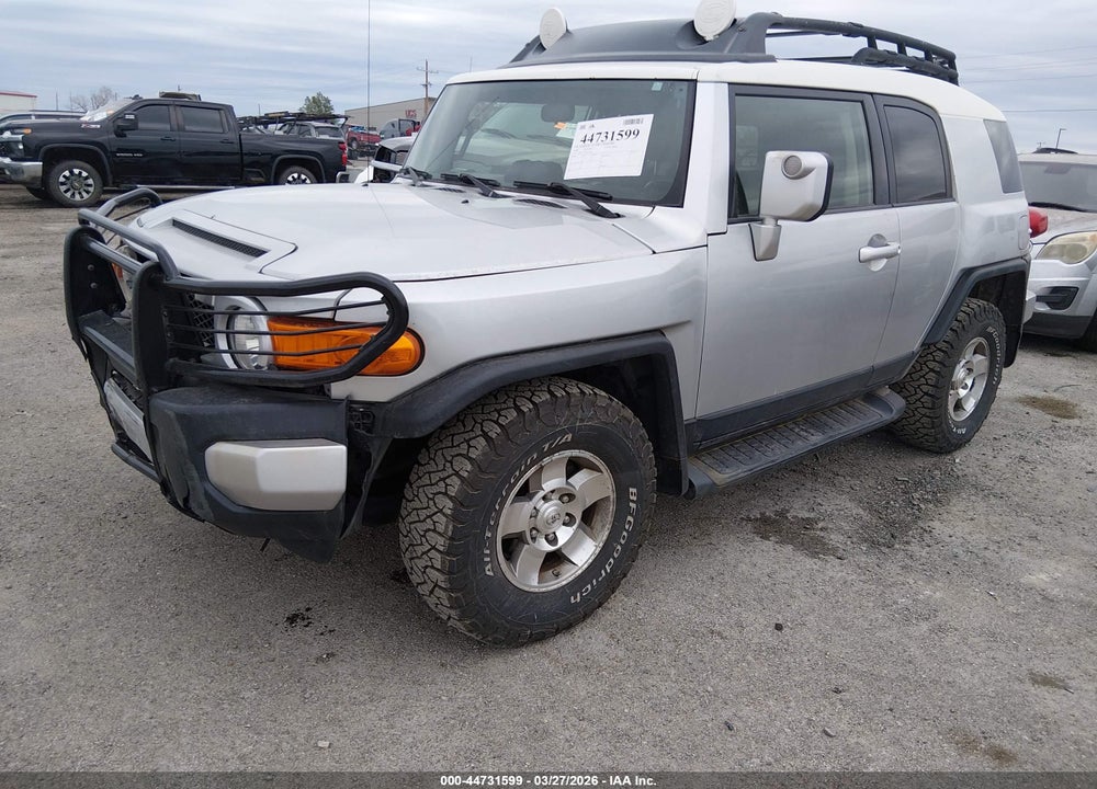 2008 TOYOTA FJ CRUISER VIN: JTEBU11F58K017636