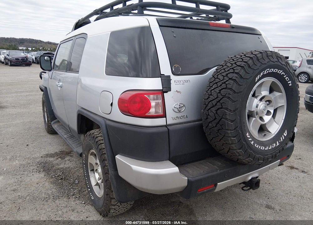 2008 TOYOTA FJ CRUISER VIN: JTEBU11F58K017636