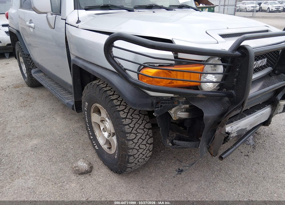 2008 TOYOTA FJ CRUISER VIN: JTEBU11F58K017636